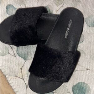 Steve Madden Black Slippers Minimalist Slip-On Design